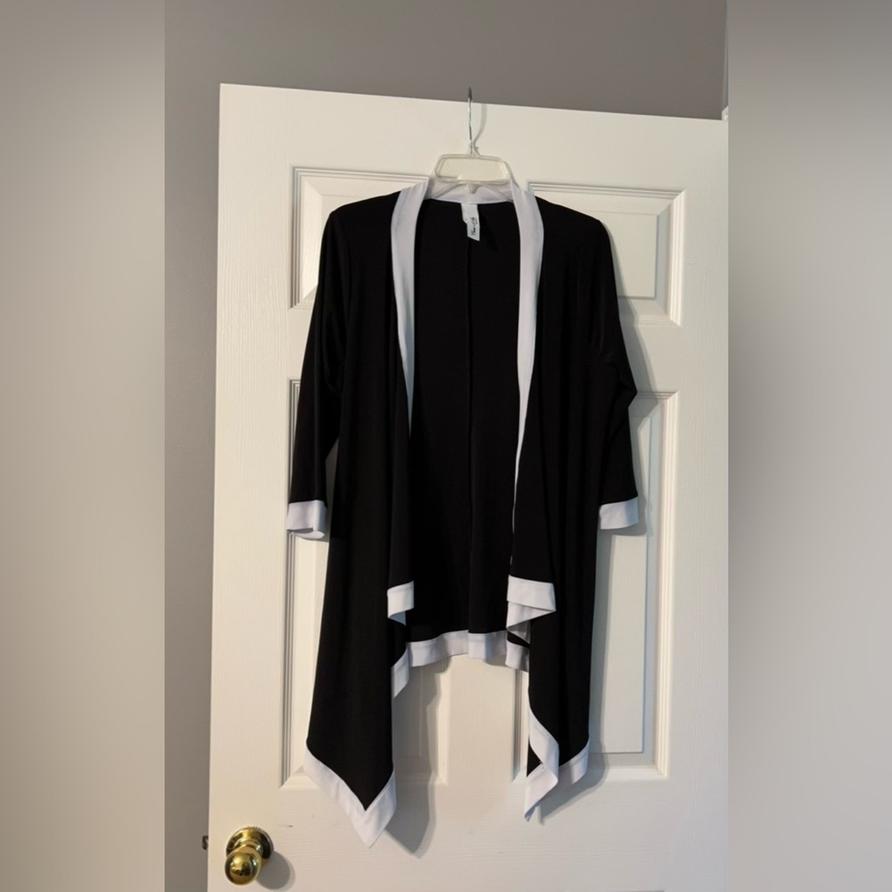 Cute outfit!